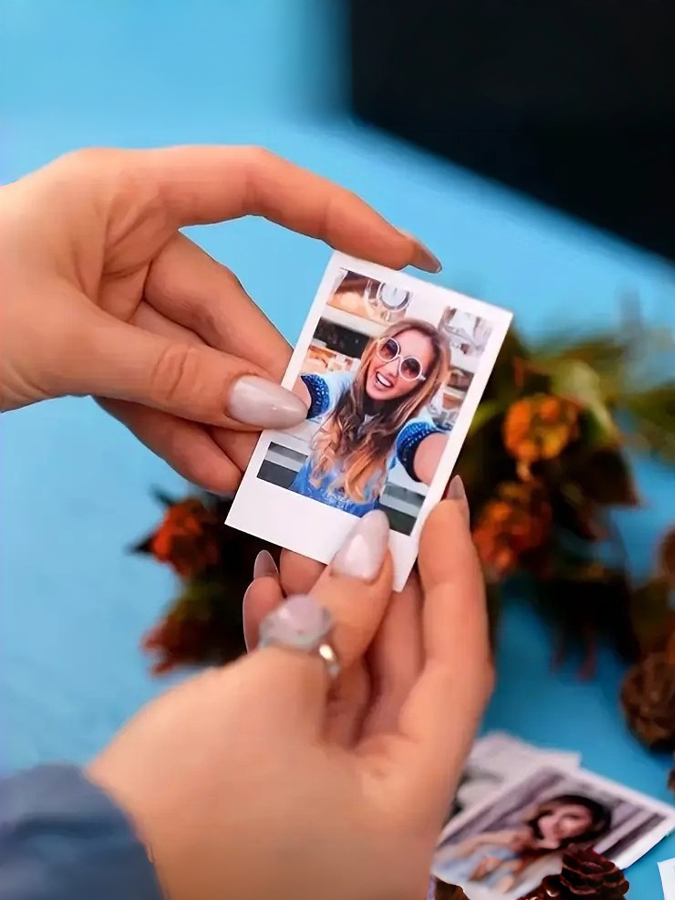 Custom photo cards, personalized couple photos, DIY birthday and anniversary gifts—give your partner and friends unique Valentine's Day and New Year presents